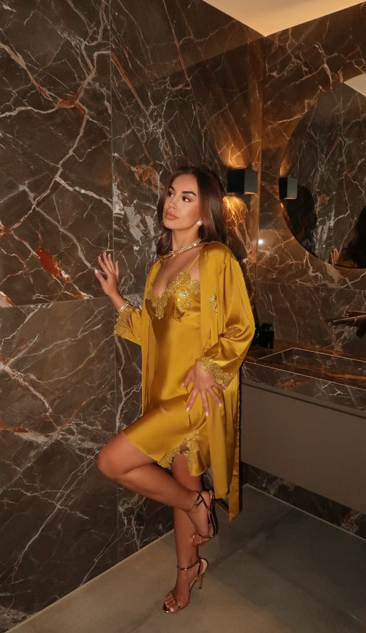 Ámelia Silk Floral Set